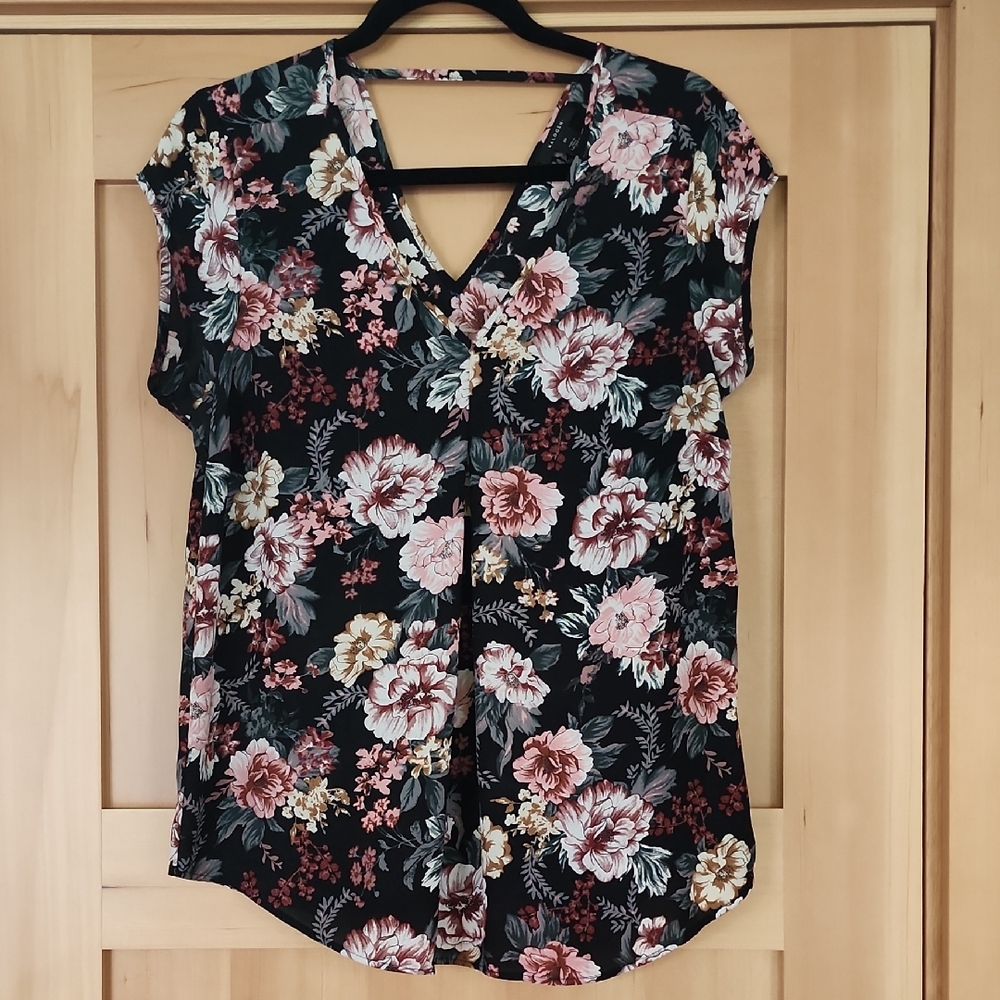 Halogen Black Floral V-Neck Blouse